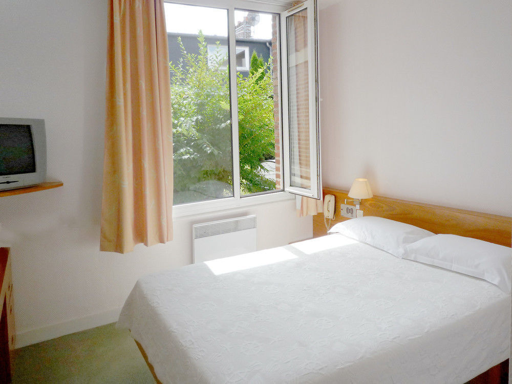 Hotel & Restaurant Le Cardinal Poix-de-Picardie Luaran gambar