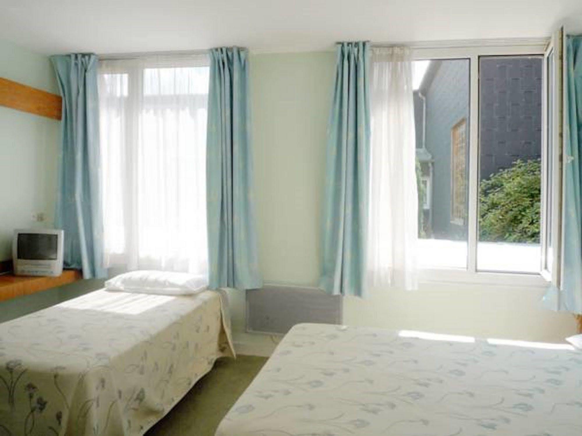 Hotel & Restaurant Le Cardinal Poix-de-Picardie Luaran gambar